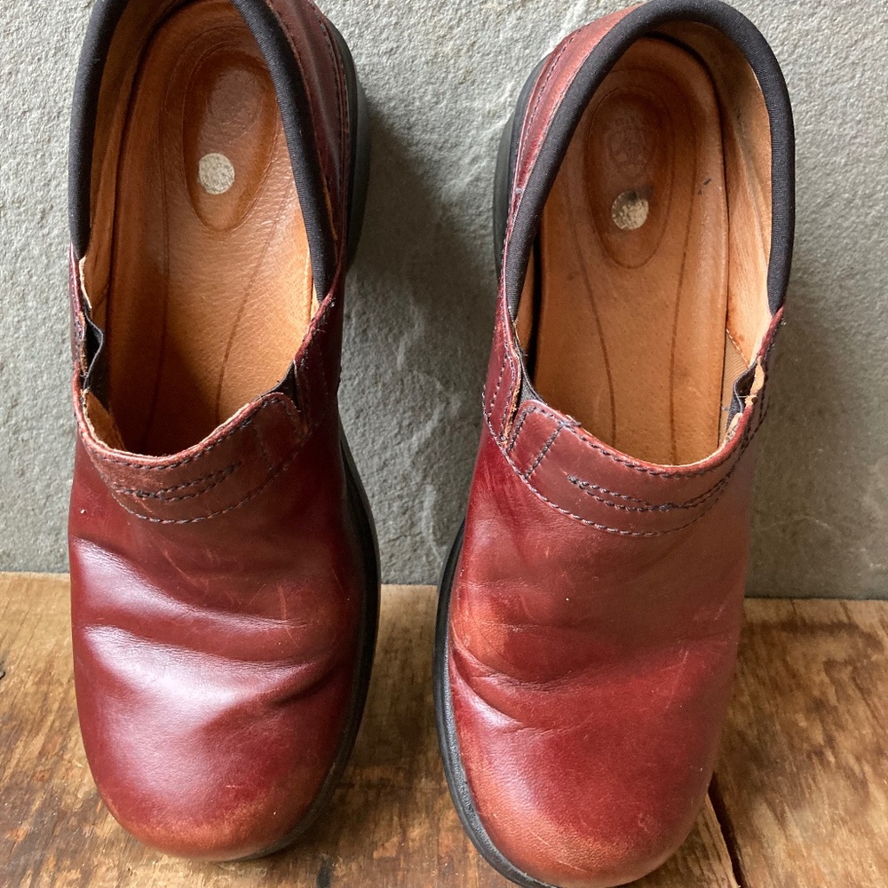 Ariat Clogs Women's size 9/Euro 40
